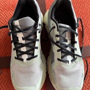 On Running Athletic Shoes - Gray and Black